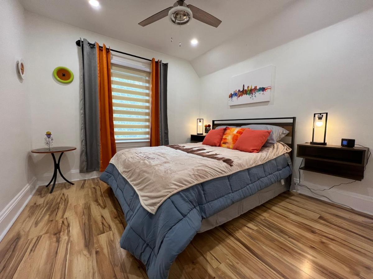 Trendy In Tremont, Cleveland Apartment Bagian luar foto
